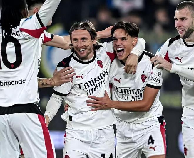 拜仁在联赛71次战胜斯图加特，创造德甲最多胜场纪录（拜仁联赛对斯图加特第71次取胜，创德甲最多胜场新纪录）