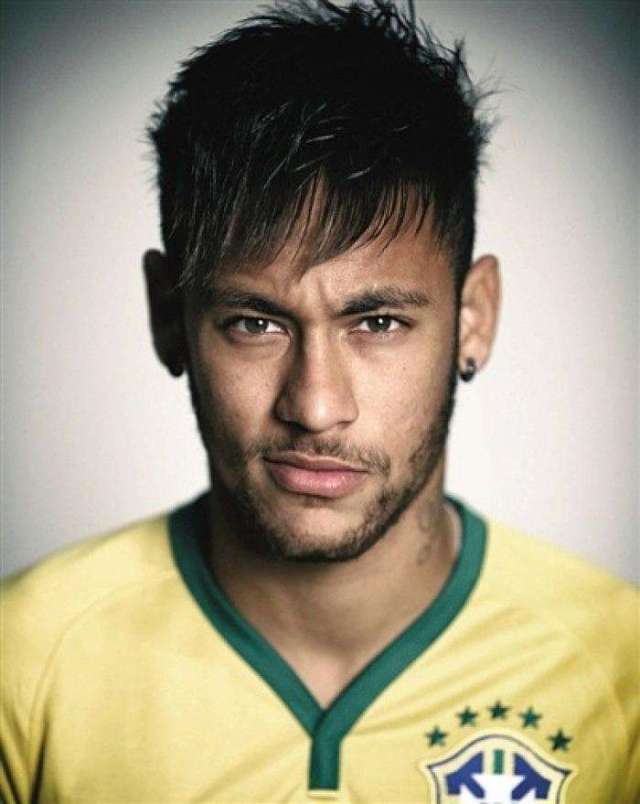 本泽马：不想只当个普通球员，我想在足球中真正留下一些东西（本泽马：我不满足于做普通球员，渴望在足球史上留下真正的印记）