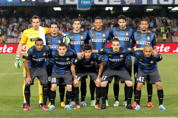 1-3爆冷输球！切尔西两连不胜陷低谷，战术漏洞暴露争冠还远？（1-3冷负！切尔西两轮不胜陷低迷，战术短板暴露，争冠前景堪忧？）