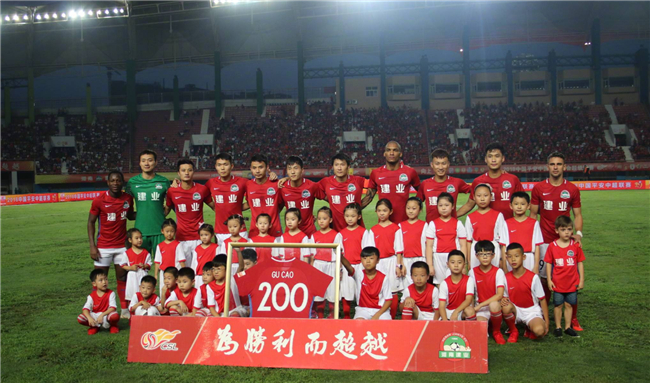 歌手赵传将在辽宁铁人收官战献唱，邀球迷共同见证巅峰时刻（赵传将登场辽宁铁人赛季收官战献唱，邀球迷共赴巅峰时刻）