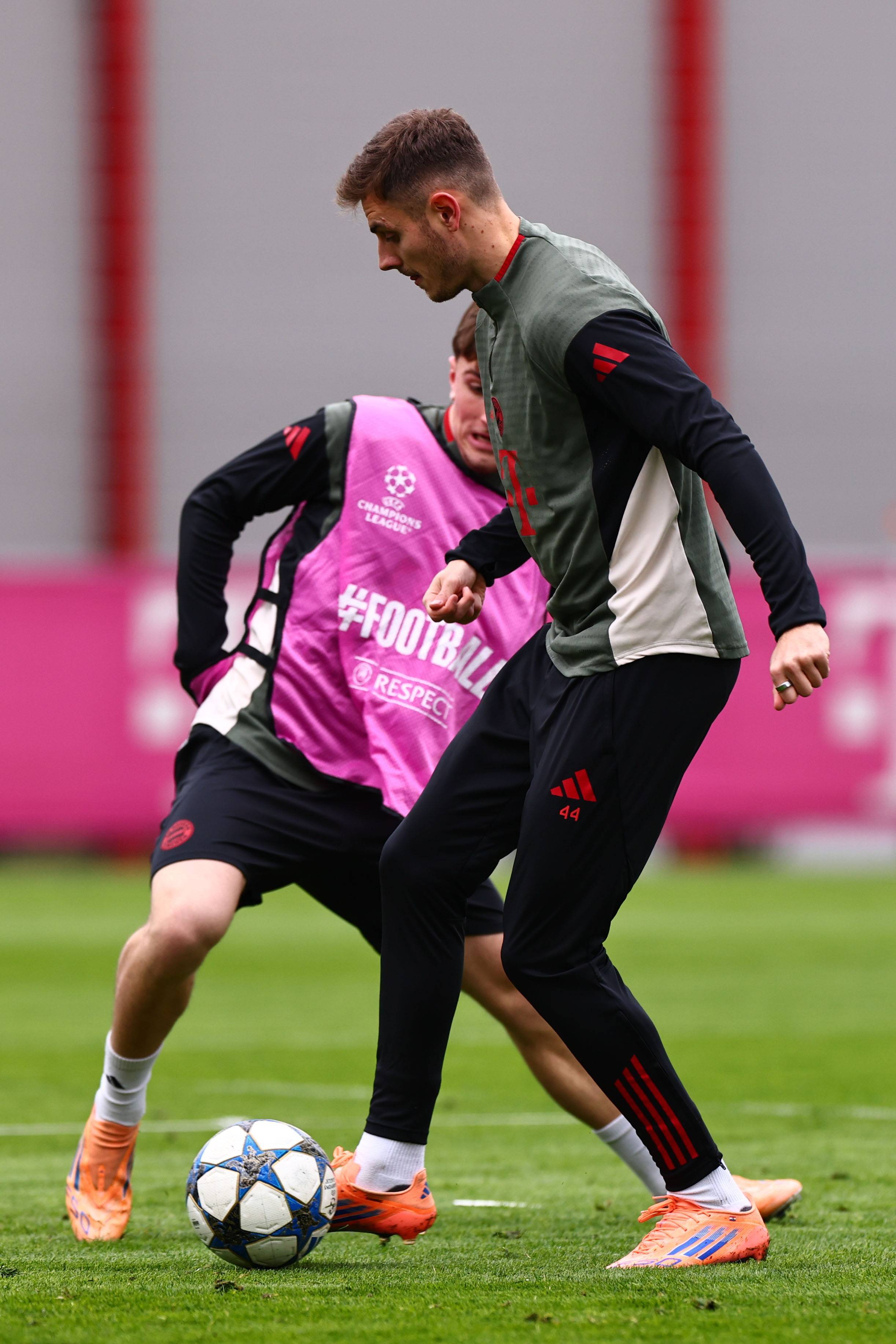 王上源谈比甲留洋经历：学会了和自己相处，硬着头皮往前坚持（王上源回忆比甲留洋：学会与自己相处，咬牙坚持向前）