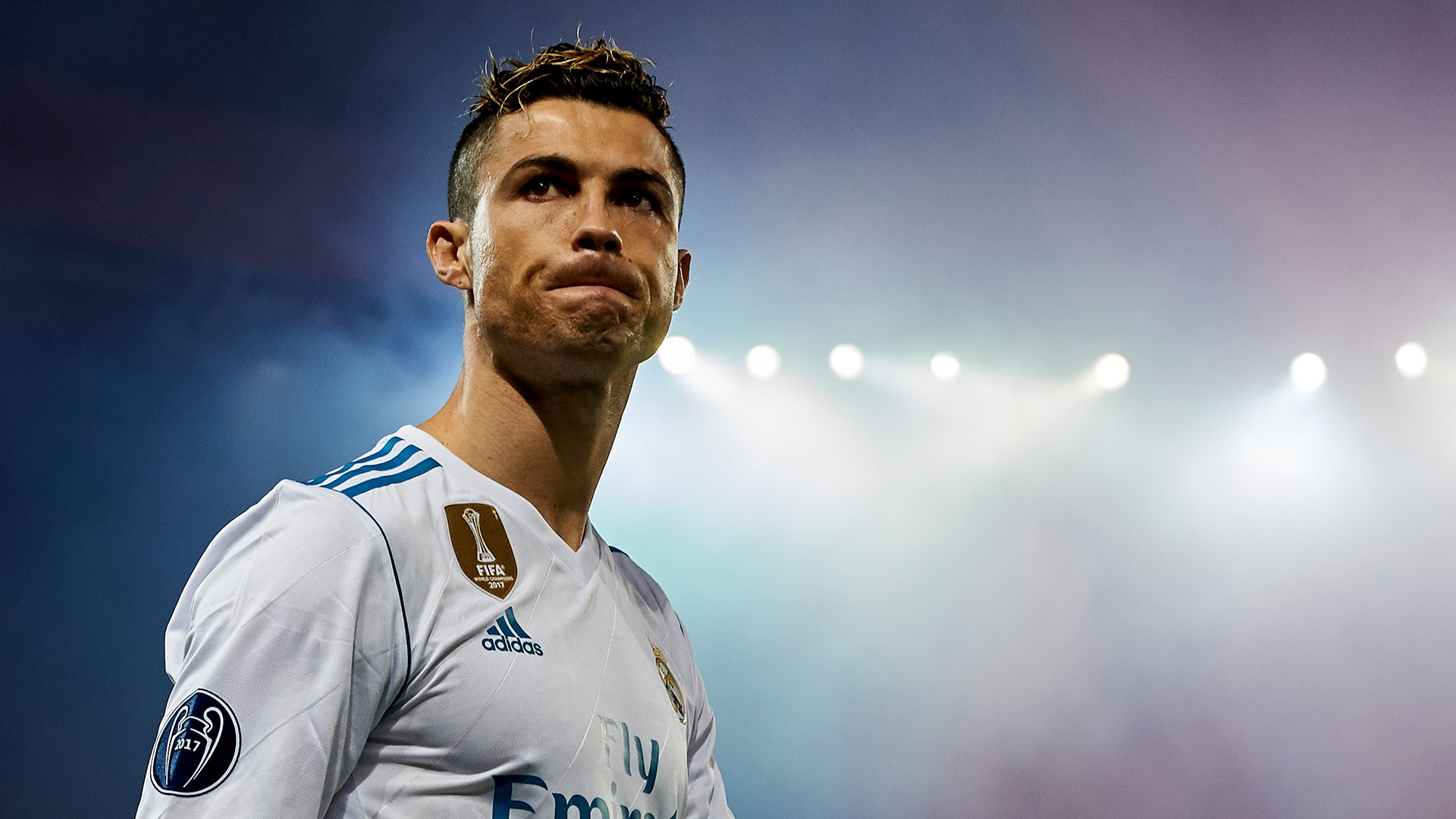 青岛强力外援助力取胜（青岛强援发威助队告捷）