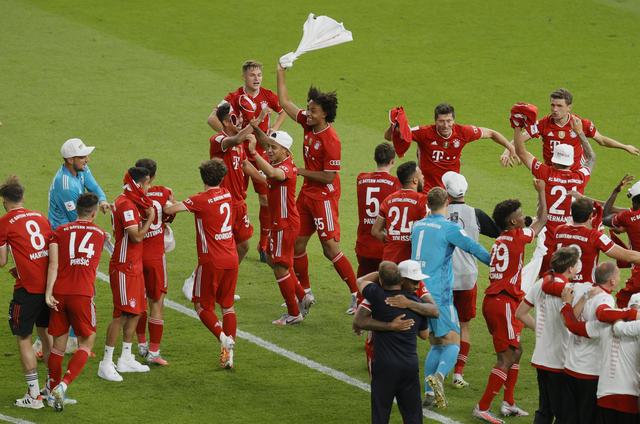 阿森纳3-1拜仁，廷贝尔、马杜埃凯、马丁内利破门，诺伊尔送礼（阿森纳3比1力克拜仁：廷贝尔、马杜埃凯、马丁内利建功，诺伊尔失误送礼）